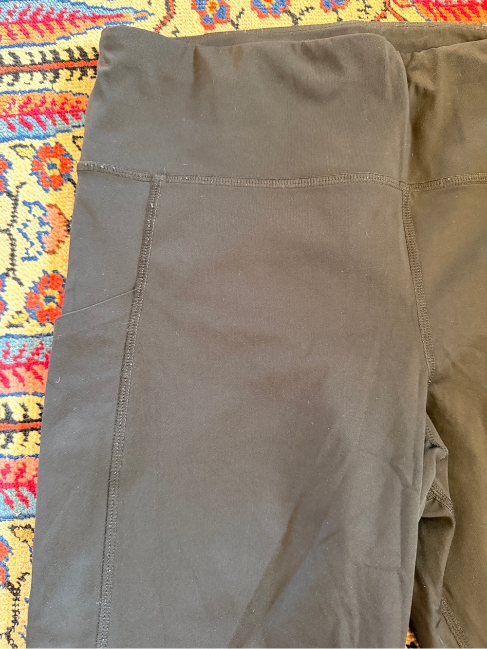 Vuori Black Women's Leggings with pockets - size small - Picture 2 of 5